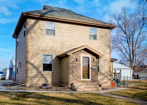 718 Grove St, Adel, IA 50003 photo 1