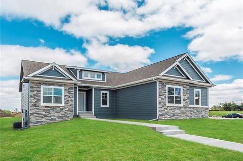 3067 Devonshire Pkwy, Clive, IA 50325 photo 1