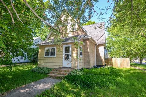 1338 7th St, Nevada, IA 50201 photo 1