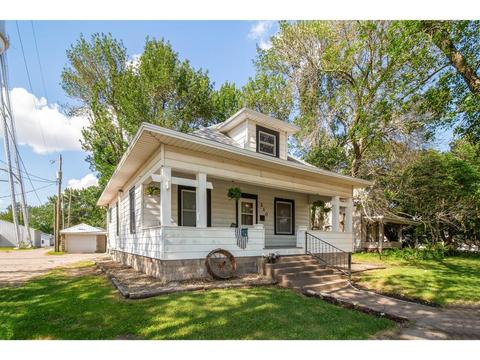 210 E Marion St, Monroe, IA 50170 photo 1