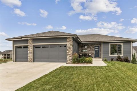 16713 Maple St, Clive, IA 50325 photo 1