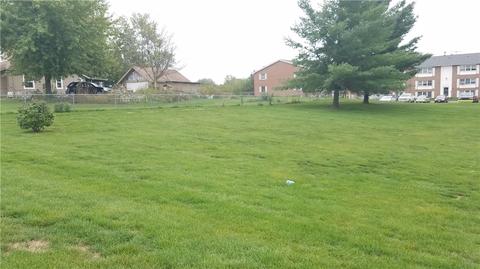 1207 N 11th Ave E, Newton, IA 50208