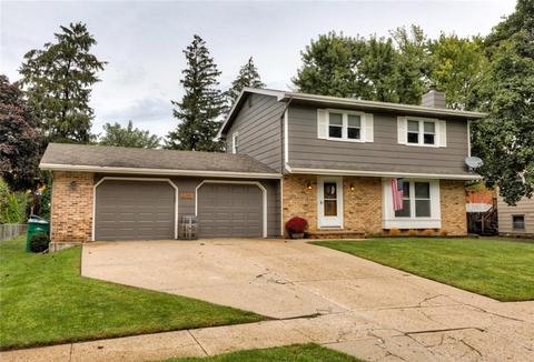 8785 Summit Dr, Clive, IA 50325 photo 1