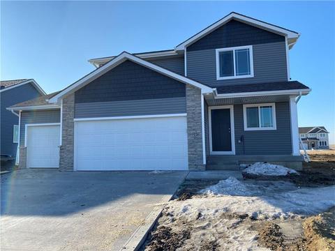 975 Cedar St, Waukee, IA 50263 photo 1