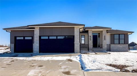 17536 Aurora Dr, Clive, IA 50325 photo 1