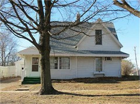620 Main St, Maxwell, IA 50161 photo 1