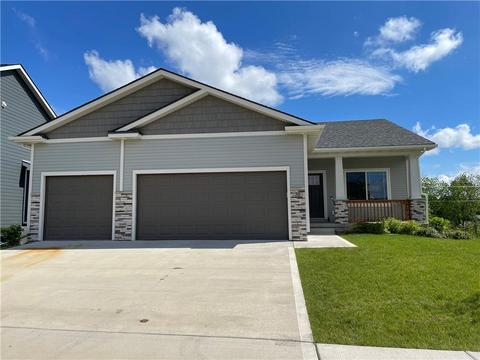 30 Bailey Cir, Waukee, IA 50263 photo 1
