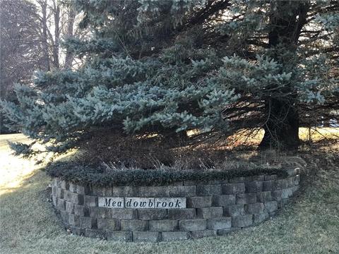 944- 1 Meadowbrook Ave, Newton, IA 50208