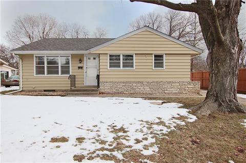 4005 30th St, Des Moines, IA 50310 photo 1