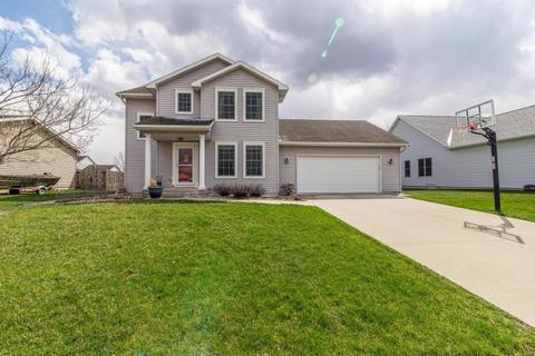 1010 Apache St, Nevada, IA 50201 photo 1