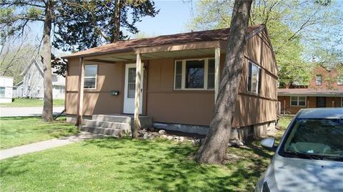 102 S Maple Ave, Ames, IA 50010 photo 1