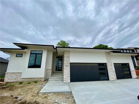 655 Silverleaf Ln, Waukee, IA 50263 photo 1