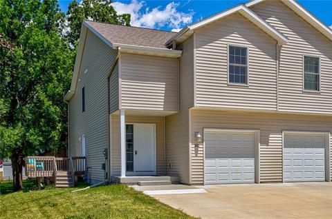 331 R Ave, Nevada, IA 50201 photo 1