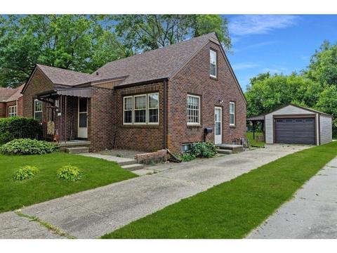2000 52nd St, Des Moines, IA 50310 photo 1