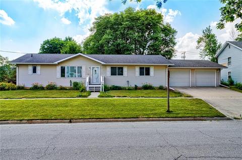 1306 7th St, Nevada, IA 50201 photo 1