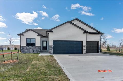 960 9th St, Waukee, IA 50263 photo 1
