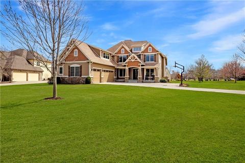 7218 Eagle Crest Dr, Johnston, IA 50131 photo 1