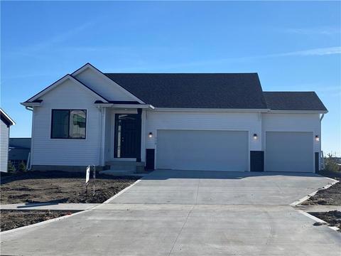 710 Gray Ave, Waukee, IA 50263 photo 1