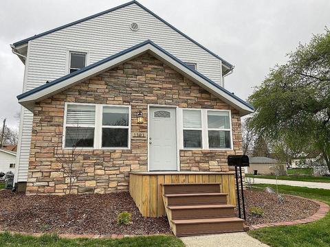1303 8th St, Nevada, IA 50201 photo 1