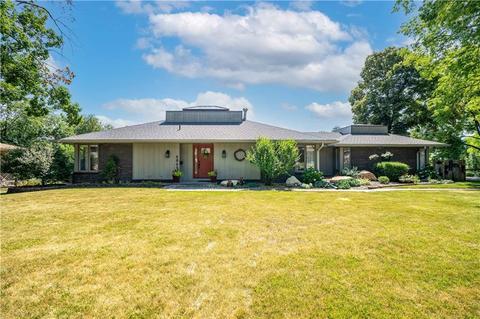4045 45th St, Des Moines, IA 50310 photo 1