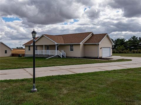 100 SE 16th St, Stuart, IA 50250 photo 1
