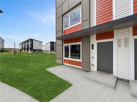 423 SW 12th St, Des Moines, IA 50309