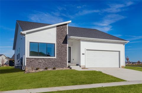 15 Bailey Cir, Waukee, IA 50263