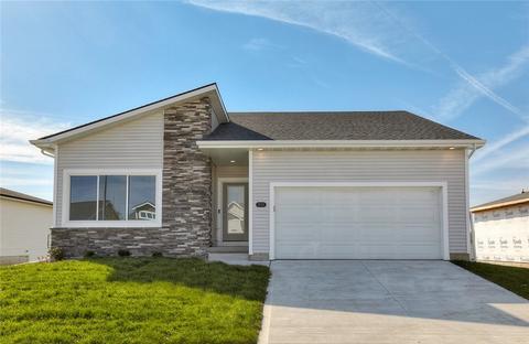 210 Bailey Cir, Waukee, IA 50263