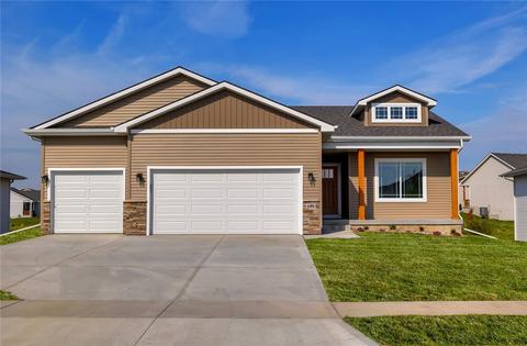 686 Napoli Ave, West Des Moines, IA 50266
