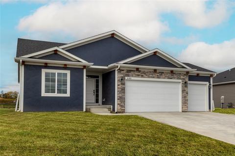 640 NW Stratford Dr, Waukee, IA 50263
