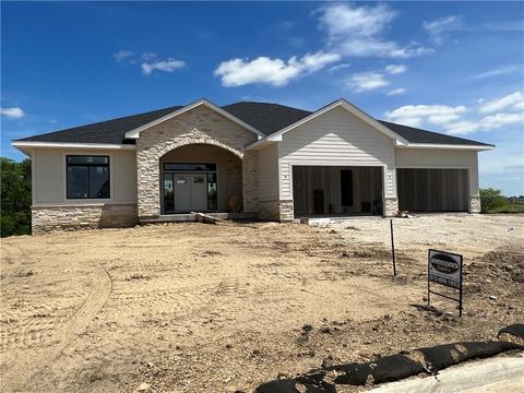 17529 Townsend Dr, Clive, IA 50325 photo 1