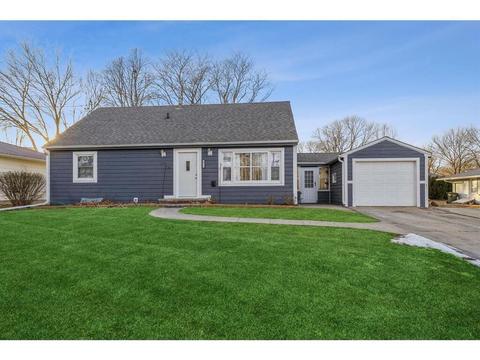 1017 16th St, Perry, IA 50220 photo 1