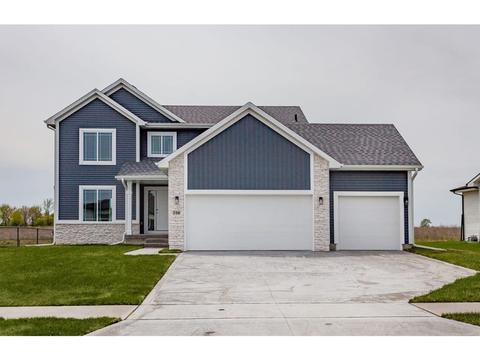 316 Creekside Dr SW, Bondurant, IA 50035