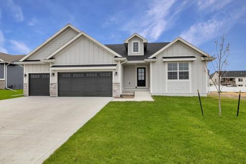 313 11th St NW, Bondurant, IA 50035