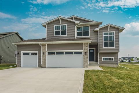233 11th Ct NW, Bondurant, IA 50035