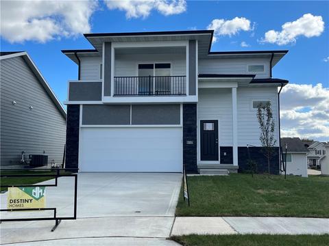610 SE Mesa Dr, Waukee, IA 50263