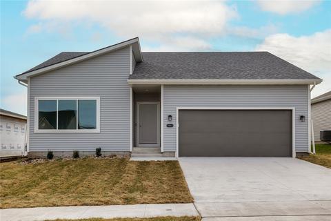 9844 NW 82nd Ave, Johnston, IA 50131