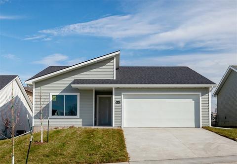 4383 E 44th St, Des Moines, IA 50317