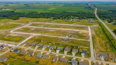411 Walnut Dr, Huxley, IA 50124