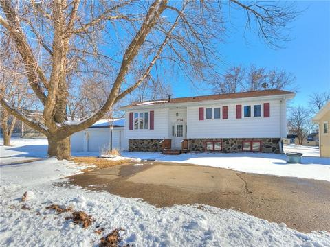 704 Cedar St, Adair, IA 50002 photo 1