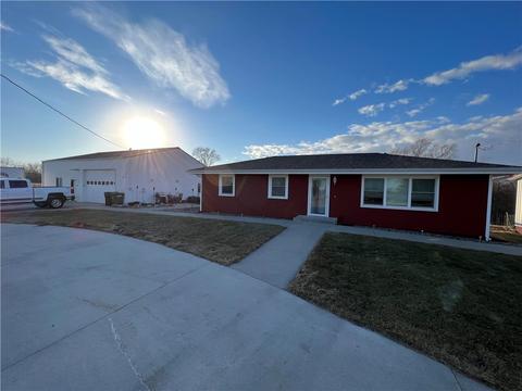 4506 SE Powers Dr, Runnells, IA 50237 photo 1