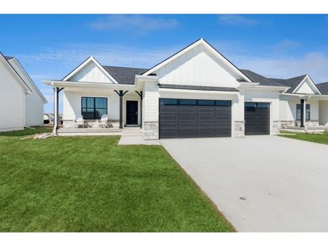 2806 NW 29th St, Ankeny, IA 50023