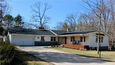 2415 Timberland Rd, Ames, IA 50014 photo 1