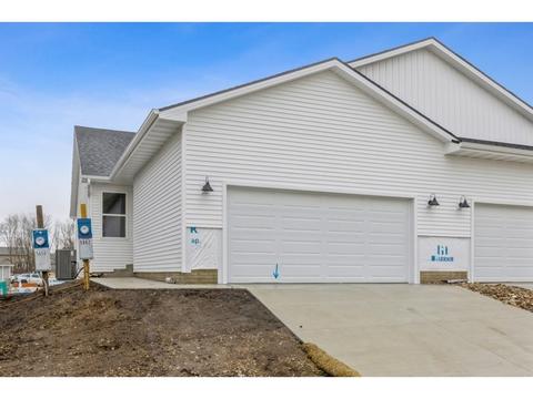 5662 Fernwood Dr, Pleasant Hill, IA 50327