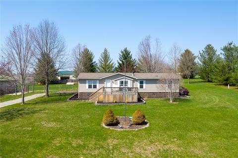 399 Beardsley Dr, Runnells, IA 50237 photo 1