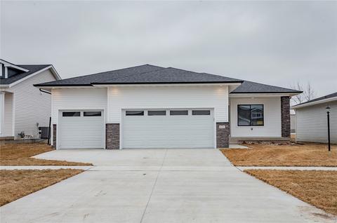 6717 NE 12th Ct, Des Moines, IA 50313