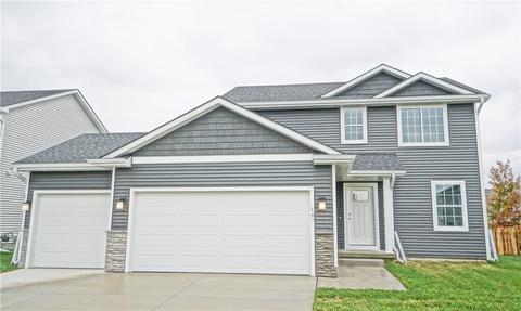 147 SE Dorr Dr, Pleasant Hill, IA 50327