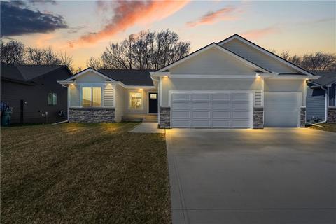 1127 Timber Ridge Dr, Norwalk, IA 50211