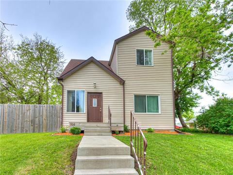 708 Main St, Maxwell, IA 50161 photo 1
