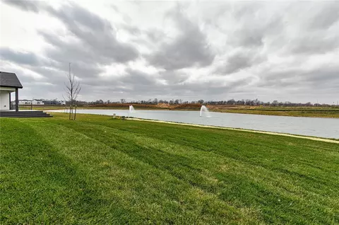 670 NW Stratford Dr, Waukee, IA 50263